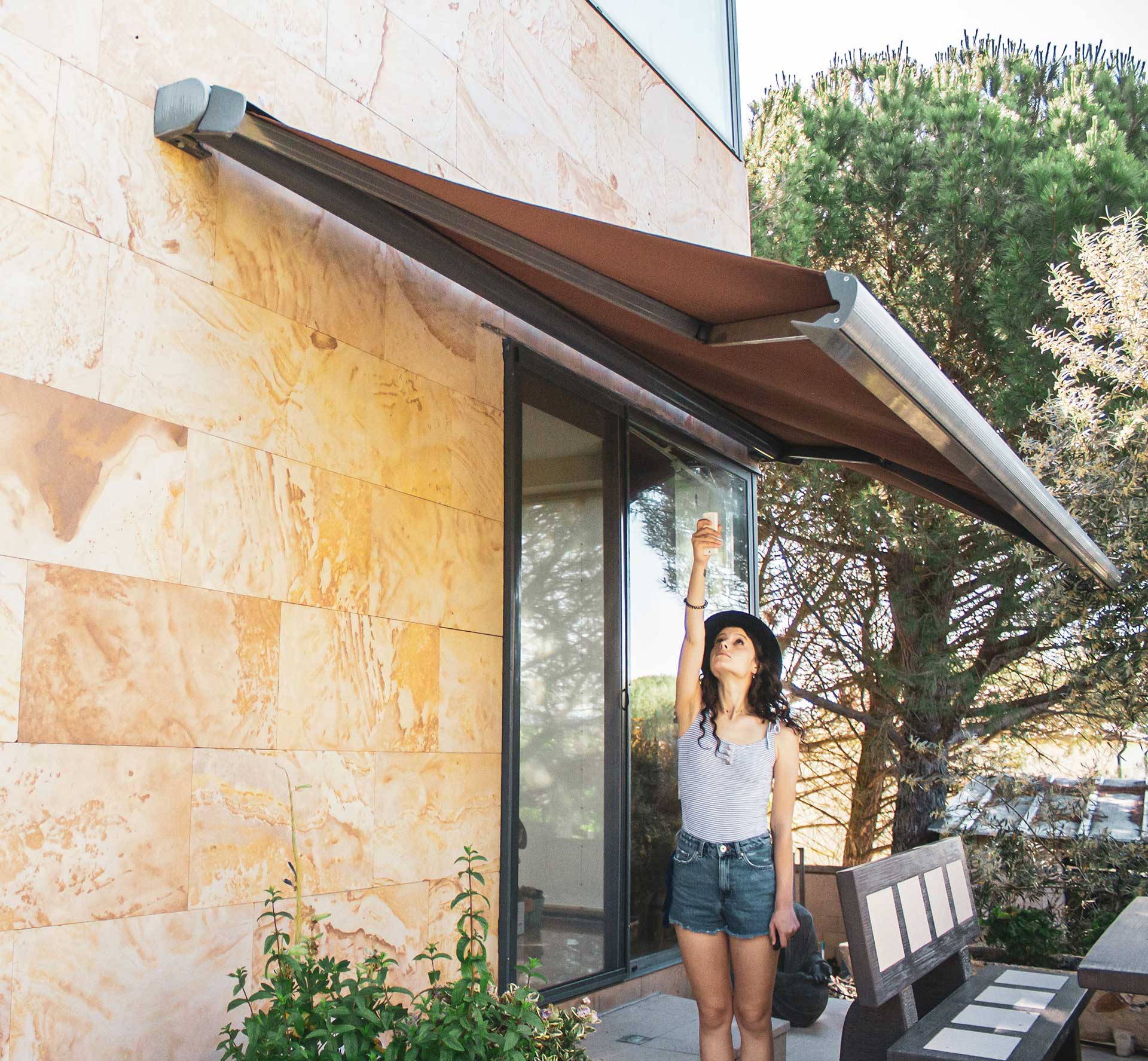 Transform Your Outdoor Space with Retractable Awnings